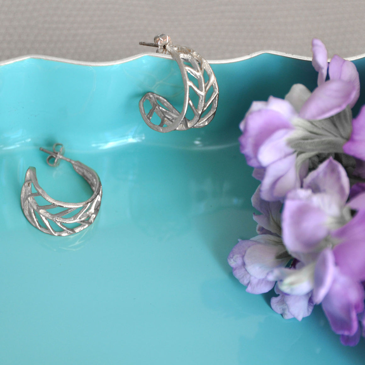 Chevron Leaf Hoop Earrings (Petite) - Platinum Silver